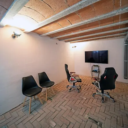 11 Eleven House Πανσιόν