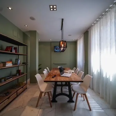 11 Eleven House Πανσιόν