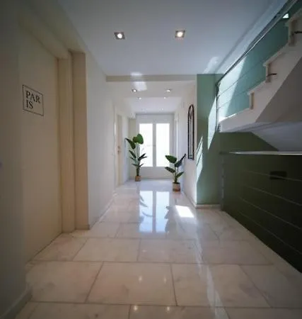 11 Eleven House Πανσιόν *